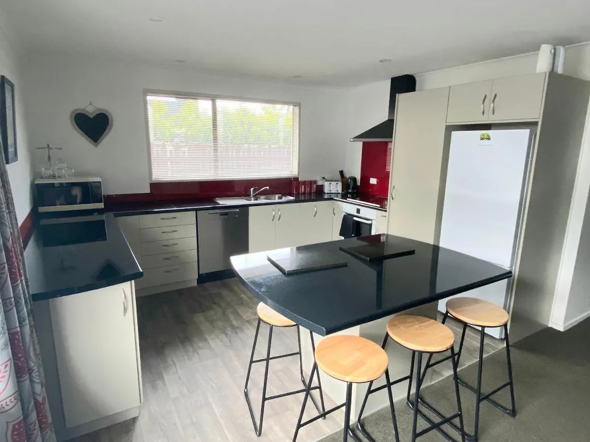 Vila 4Bed 2Bath House 5 Mins Walk To Palms & Golf Club Christchurch Nový Zéland