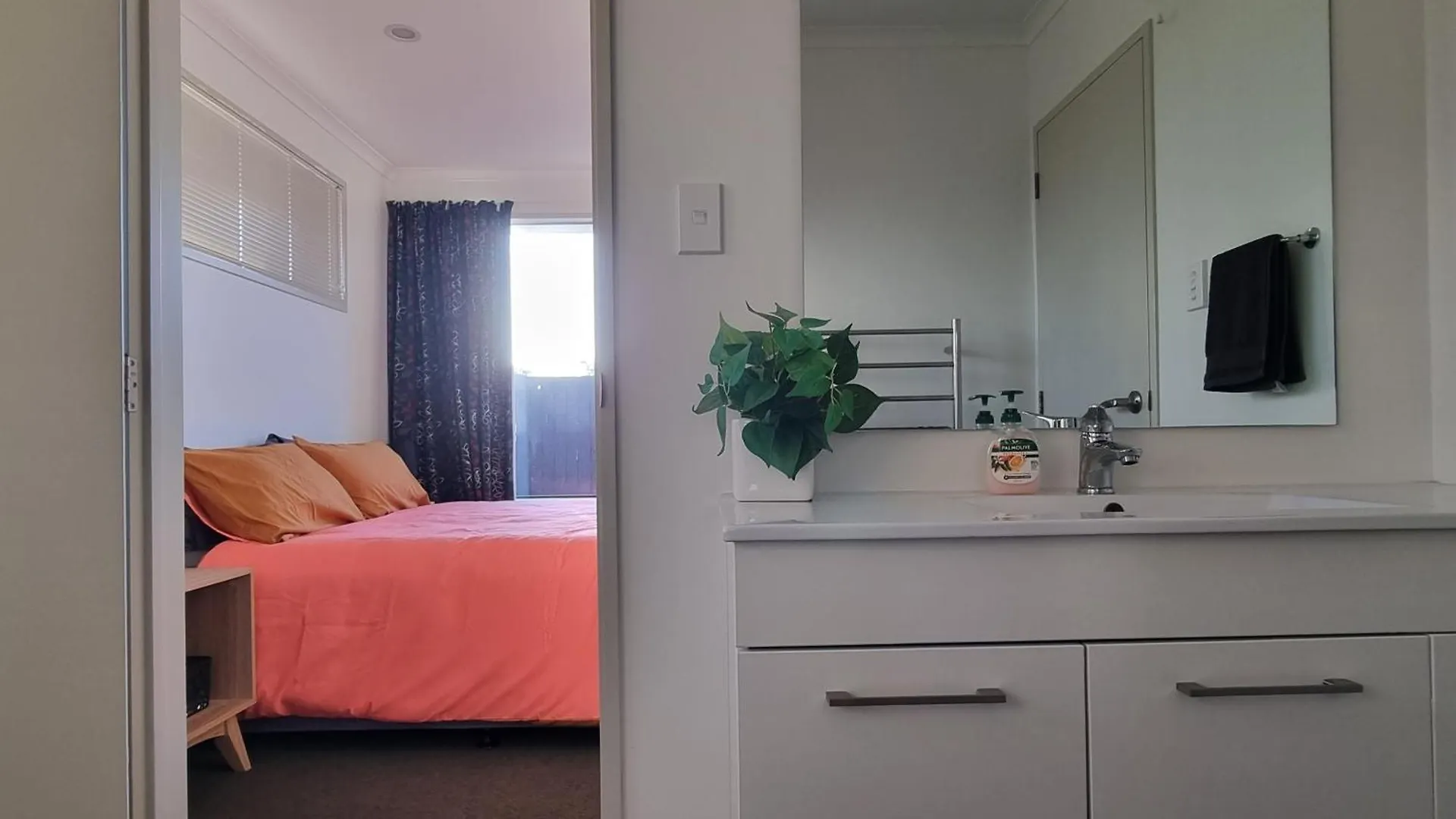Holiday home 4Bed 2Bath House 5 Mins Walk To Palms & Golf Club Villa Christchurch New Zealand
