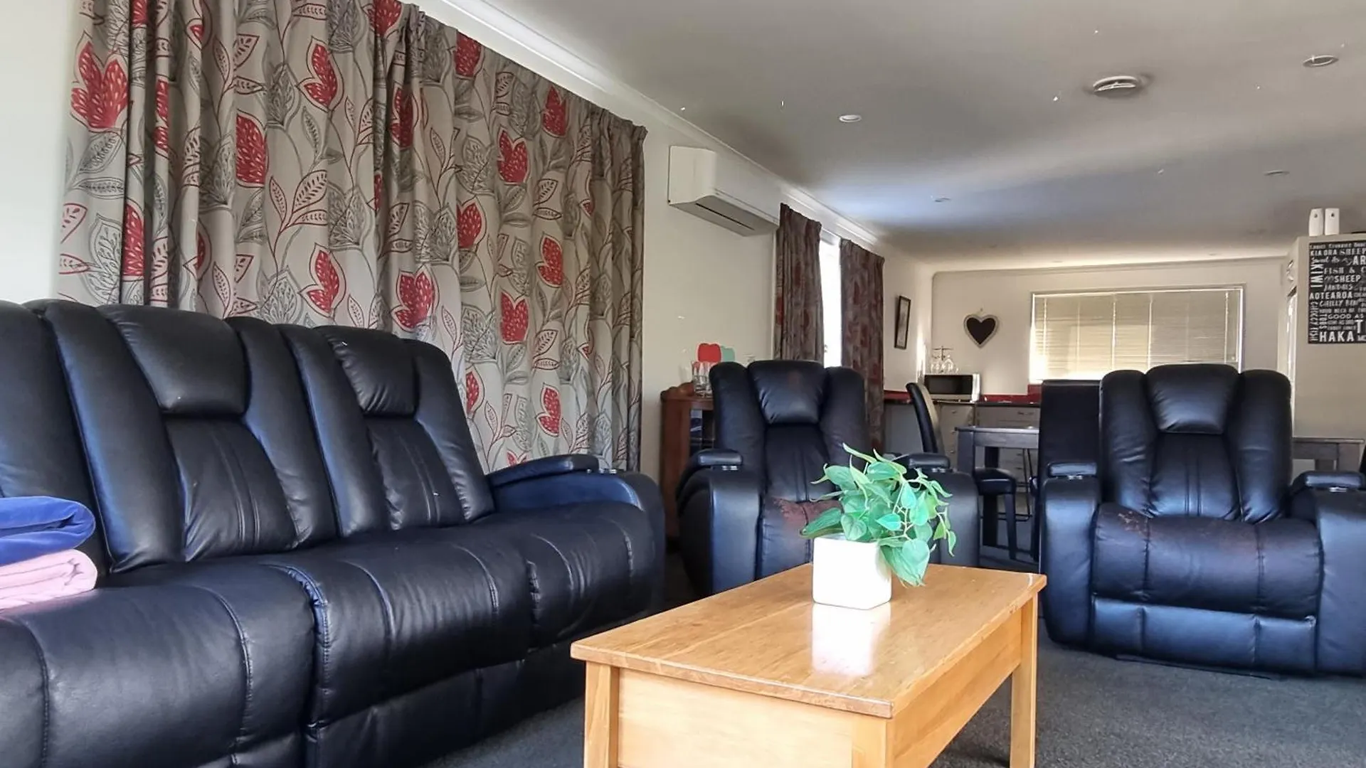 4Bed 2Bath House 5 Mins Walk To Palms & Golf Club Villa Christchurch