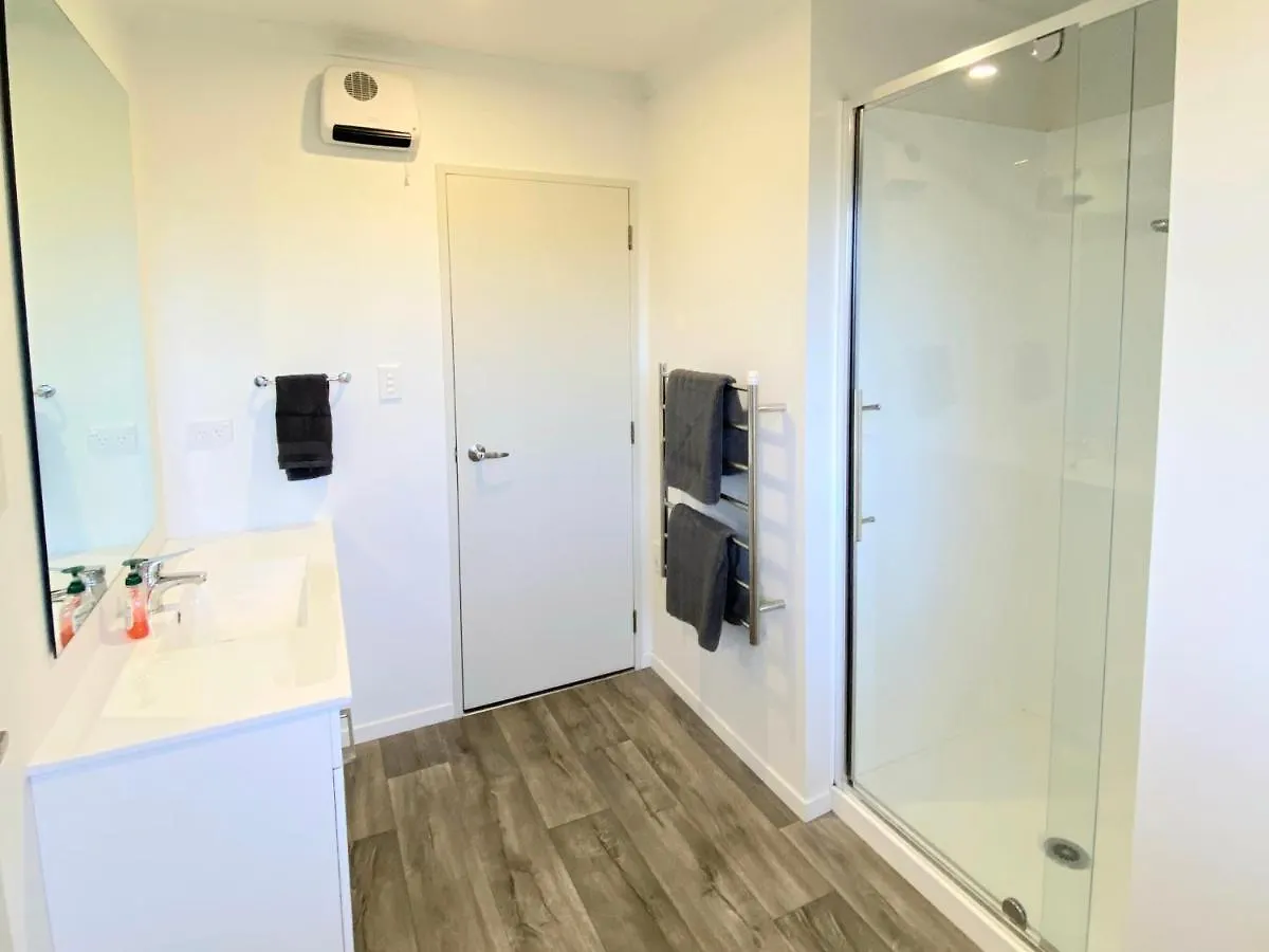 Holiday home 4Bed 2Bath House 5 Mins Walk To Palms & Golf Club Villa Christchurch New Zealand
